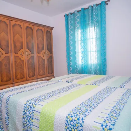 Apartment Modernos Con Garaje, Balcones Y Aire En - Es-180-15